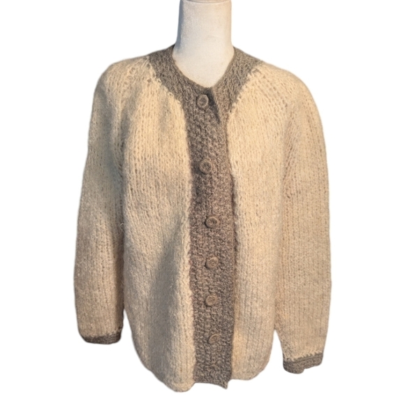 Vtg Hand knit chunky soft wool/ mohair fuzzy warm cardigan sweater cream/gray - Picture 10 of 12
